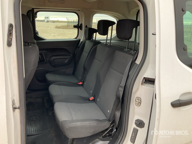 2022 Opel Combo Passenger Van - Minibus, Putnički kombi: slika 2022 Opel Combo Passenger Van - Minibus, Putnički kombi 2022 Opel Combo Passenger Van - Minibus, Putnički kombi: slika 2022 Opel Combo Passenger Van - Minibus, Putnički kombi
