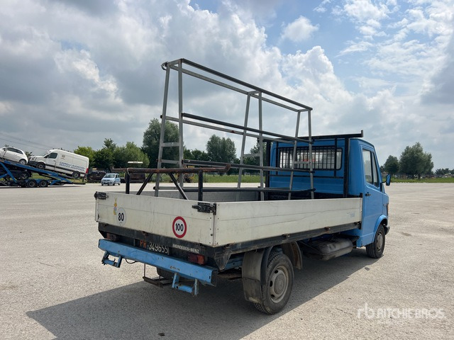1980 Mercedes-Benz 207D Flatbed Truck - Kamion s otvorenim sandukom: slika 1980 Mercedes-Benz 207D Flatbed Truck - Kamion s otvorenim sandukom 1980 Mercedes-Benz 207D Flatbed Truck - Kamion s otvorenim sandukom: slika 1980 Mercedes-Benz 207D Flatbed Truck - Kamion s otvorenim sandukom