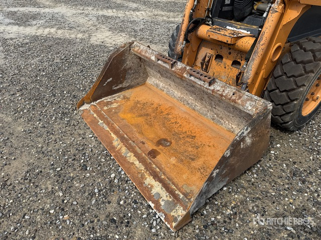 2005 Case 410 High Flow Skid Steer Loader - Mini utovarivač: slika  2005 Case 410 High Flow Skid Steer Loader - Mini utovarivač 2005 Case 410 High Flow Skid Steer Loader - Mini utovarivač: slika  2005 Case 410 High Flow Skid Steer Loader - Mini utovarivač