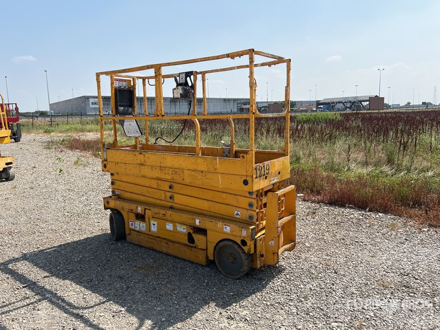 2006 Haulotte Compact 10N Electric (Inoperable) Scissor Lift - Škarasta podizna platforma: slika 2006 Haulotte Compact 10N Electric (Inoperable) Scissor Lift - Škarasta podizna platforma 2006 Haulotte Compact 10N Electric (Inoperable) Scissor Lift - Škarasta podizna platforma: slika 2006 Haulotte Compact 10N Electric (Inoperable) Scissor Lift - Škarasta podizna platforma