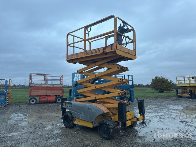 2010 Haulotte Compact12DX Diesel Scissor Lift - Škarasta podizna platforma: slika 2010 Haulotte Compact12DX Diesel Scissor Lift - Škarasta podizna platforma 2010 Haulotte Compact12DX Diesel Scissor Lift - Škarasta podizna platforma: slika 2010 Haulotte Compact12DX Diesel Scissor Lift - Škarasta podizna platforma