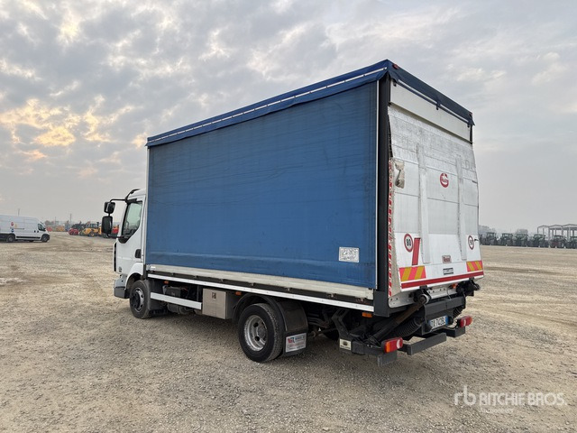 2010 Renault Midlum 215.75 4x2 Curtain Side Truck - Kamion s ceradom: slika 2010 Renault Midlum 215.75 4x2 Curtain Side Truck - Kamion s ceradom 2010 Renault Midlum 215.75 4x2 Curtain Side Truck - Kamion s ceradom: slika 2010 Renault Midlum 215.75 4x2 Curtain Side Truck - Kamion s ceradom