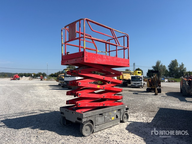 2013 Haulotte Compact 12 Electric Scissor Lift - Škarasta podizna platforma: slika 2013 Haulotte Compact 12 Electric Scissor Lift - Škarasta podizna platforma 2013 Haulotte Compact 12 Electric Scissor Lift - Škarasta podizna platforma: slika 2013 Haulotte Compact 12 Electric Scissor Lift - Škarasta podizna platforma