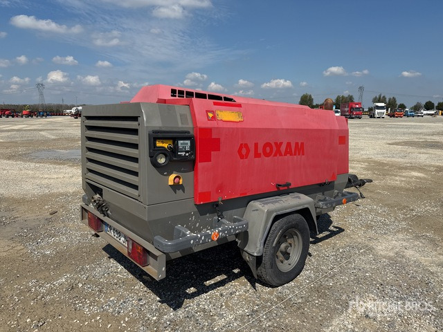 2015 Atlas Copco XAHS186 Compressore - Zračni kompresor: slika 2015 Atlas Copco XAHS186 Compressore - Zračni kompresor 2015 Atlas Copco XAHS186 Compressore - Zračni kompresor: slika 2015 Atlas Copco XAHS186 Compressore - Zračni kompresor