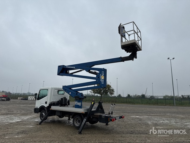 2015 Nissan Cabstar 35.12 2015 Socage DA 320 20 m on Bucket Truck - Podizna platforma montirana na kamion: slika 2015 Nissan Cabstar 35.12 2015 Socage DA 320 20 m on Bucket Truck - Podizna platforma montirana na kamion 2015 Nissan Cabstar 35.12 2015 Socage DA 320 20 m on Bucket Truck - Podizna platforma montirana na kamion: slika 2015 Nissan Cabstar 35.12 2015 Socage DA 320 20 m on Bucket Truck - Podizna platforma montirana na kamion
