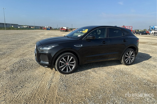 2018 Jaguar E Pace 2.0D I4 R-DYNAMIC SE 4WD 240CV SUV - SUV: slika 2018 Jaguar E Pace 2.0D I4 R-DYNAMIC SE 4WD 240CV SUV - SUV 2018 Jaguar E Pace 2.0D I4 R-DYNAMIC SE 4WD 240CV SUV - SUV: slika 2018 Jaguar E Pace 2.0D I4 R-DYNAMIC SE 4WD 240CV SUV - SUV