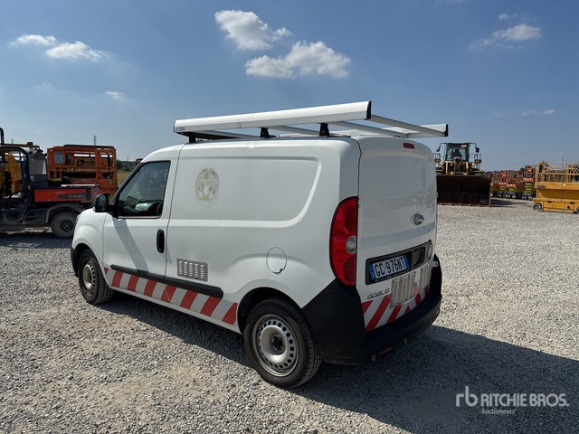 2020 Fiat Doblo Autocarro furgonato - Mali kombi: slika  2020 Fiat Doblo Autocarro furgonato - Mali kombi 2020 Fiat Doblo Autocarro furgonato - Mali kombi: slika  2020 Fiat Doblo Autocarro furgonato - Mali kombi