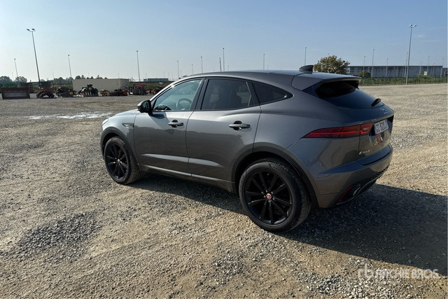 2020 Jaguar E Pace 2.0D I4 CHEQUERED FLAG AUTO 4WD SUV - SUV: slika 2020 Jaguar E Pace 2.0D I4 CHEQUERED FLAG AUTO 4WD SUV - SUV 2020 Jaguar E Pace 2.0D I4 CHEQUERED FLAG AUTO 4WD SUV - SUV: slika 2020 Jaguar E Pace 2.0D I4 CHEQUERED FLAG AUTO 4WD SUV - SUV