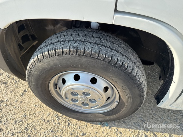 2020 Peugeot Boxer 333 L3H2 2.2 BLUEHDU 140CV S&S Van Truck - Mali kombi: slika 2020 Peugeot Boxer 333 L3H2 2.2 BLUEHDU 140CV S&S Van Truck - Mali kombi 2020 Peugeot Boxer 333 L3H2 2.2 BLUEHDU 140CV S&S Van Truck - Mali kombi: slika 2020 Peugeot Boxer 333 L3H2 2.2 BLUEHDU 140CV S&S Van Truck - Mali kombi