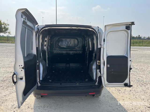 2021 Fiat Doblo CARGO CH1 LOUNGE 1.6 MJET 120CV ... Van Truck - Mali kombi: slika 2021 Fiat Doblo CARGO CH1 LOUNGE 1.6 MJET 120CV ... Van Truck - Mali kombi 2021 Fiat Doblo CARGO CH1 LOUNGE 1.6 MJET 120CV ... Van Truck - Mali kombi: slika 2021 Fiat Doblo CARGO CH1 LOUNGE 1.6 MJET 120CV ... Van Truck - Mali kombi