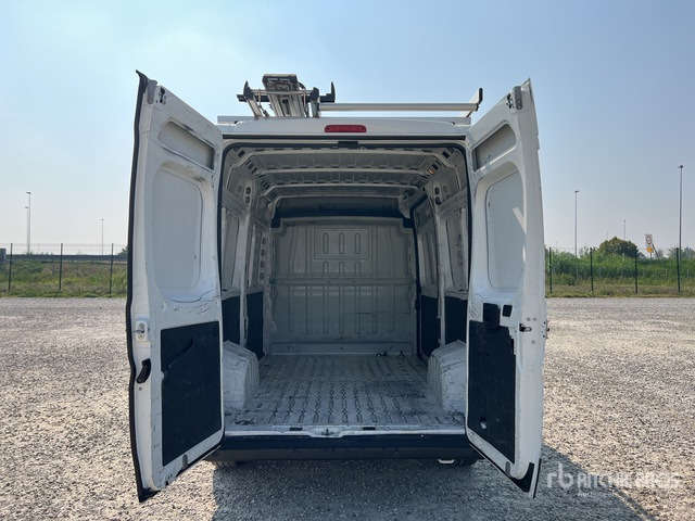 2021 Peugeot Boxer 333 L2H2 2.2 BLUEHDI 140CV S&S Van Truck - Furgon: slika 2021 Peugeot Boxer 333 L2H2 2.2 BLUEHDI 140CV S&S Van Truck - Furgon 2021 Peugeot Boxer 333 L2H2 2.2 BLUEHDI 140CV S&S Van Truck - Furgon: slika 2021 Peugeot Boxer 333 L2H2 2.2 BLUEHDI 140CV S&S Van Truck - Furgon