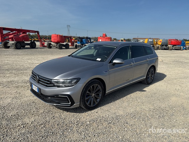 2021 Volkswagen Passat 1.4 PLUG IN HYBRID GTE DSG Station Wagon - Karavan: slika 2021 Volkswagen Passat 1.4 PLUG IN HYBRID GTE DSG Station Wagon - Karavan 2021 Volkswagen Passat 1.4 PLUG IN HYBRID GTE DSG Station Wagon - Karavan: slika 2021 Volkswagen Passat 1.4 PLUG IN HYBRID GTE DSG Station Wagon - Karavan