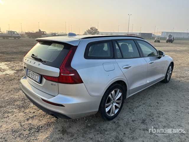 2021 Volvo V60 SW B4 D AUTOM. MOMENTUM BUSINESS Station Wagon - Karavan: slika 2021 Volvo V60 SW B4 D AUTOM. MOMENTUM BUSINESS Station Wagon - Karavan 2021 Volvo V60 SW B4 D AUTOM. MOMENTUM BUSINESS Station Wagon - Karavan: slika 2021 Volvo V60 SW B4 D AUTOM. MOMENTUM BUSINESS Station Wagon - Karavan