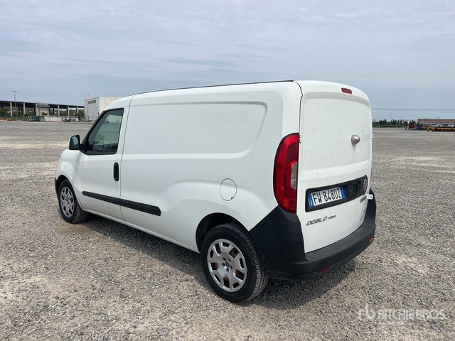 Fiat Doblo Cargo Van Truck - Furgon: slika Fiat Doblo Cargo Van Truck - Furgon Fiat Doblo Cargo Van Truck - Furgon: slika Fiat Doblo Cargo Van Truck - Furgon