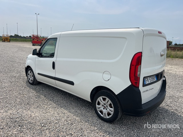 Fiat Doblo Cargo Van Truck - Furgon: slika Fiat Doblo Cargo Van Truck - Furgon Fiat Doblo Cargo Van Truck - Furgon: slika Fiat Doblo Cargo Van Truck - Furgon