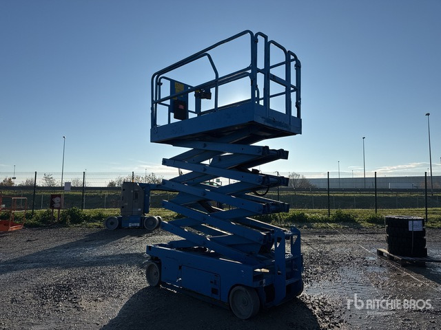 Genie GS3246 Scissor Lift - Škarasta podizna platforma: slika Genie GS3246 Scissor Lift - Škarasta podizna platforma Genie GS3246 Scissor Lift - Škarasta podizna platforma: slika Genie GS3246 Scissor Lift - Škarasta podizna platforma