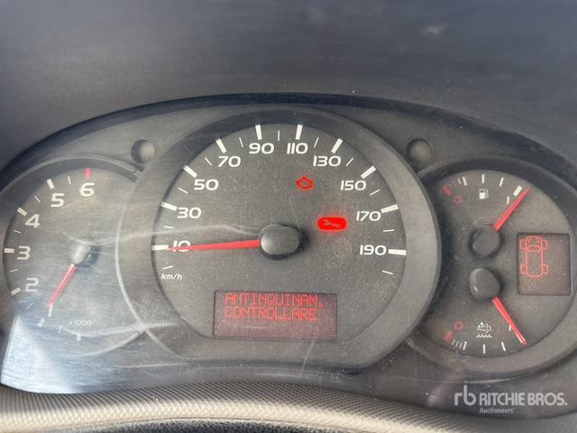 Nissan NV400 Flatbed Truck - Kamion s otvorenim sandukom: slika Nissan NV400 Flatbed Truck - Kamion s otvorenim sandukom Nissan NV400 Flatbed Truck - Kamion s otvorenim sandukom: slika Nissan NV400 Flatbed Truck - Kamion s otvorenim sandukom