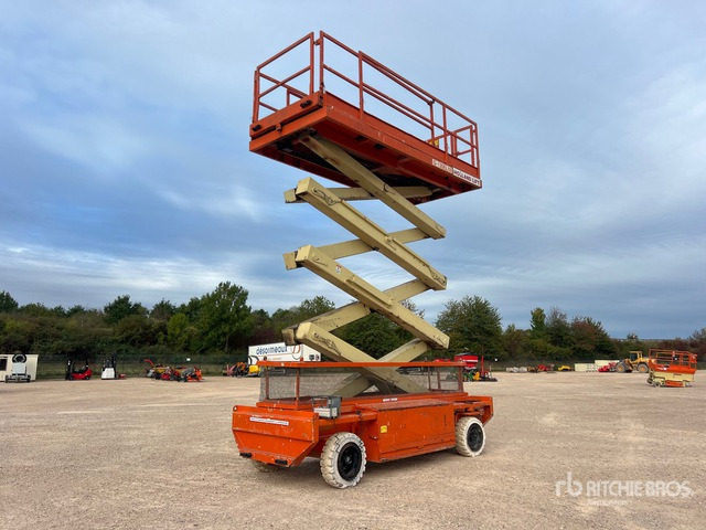2002 Holland Lift Q135EL18 Electric Nacelle Ciseaux Electrique Scissor Lift - Škarasta podizna platforma: slika 2002 Holland Lift Q135EL18 Electric Nacelle Ciseaux Electrique Scissor Lift - Škarasta podizna platforma 2002 Holland Lift Q135EL18 Electric Nacelle Ciseaux Electrique Scissor Lift - Škarasta podizna platforma: slika 2002 Holland Lift Q135EL18 Electric Nacelle Ciseaux Electrique Scissor Lift - Škarasta podizna platforma