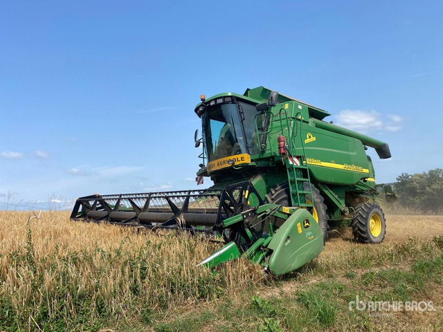 2004 John Deere 9660 WTS Hillmaster II with header and header trailer ... Combine Harvester - Malčer: slika 2004 John Deere 9660 WTS Hillmaster II with header and header trailer ... Combine Harvester - Malčer 2004 John Deere 9660 WTS Hillmaster II with header and header trailer ... Combine Harvester - Malčer: slika 2004 John Deere 9660 WTS Hillmaster II with header and header trailer ... Combine Harvester - Malčer