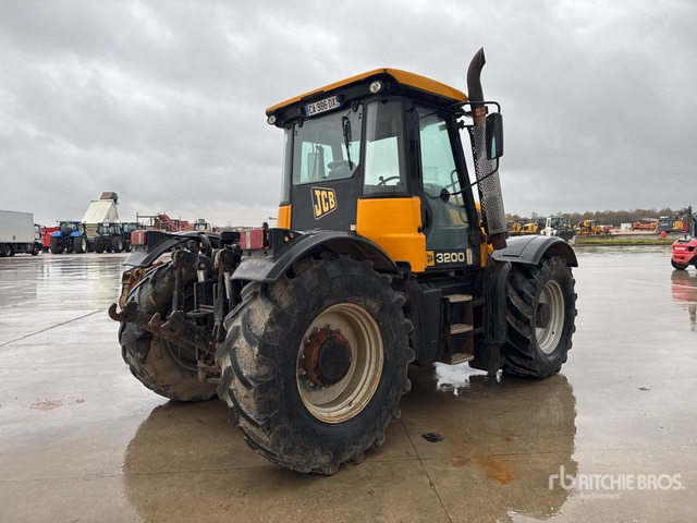 2006 JCB Fastrac 3200 4x4 Tracteur Agricole 4WD Tractor - Traktor: slika 2006 JCB Fastrac 3200 4x4 Tracteur Agricole 4WD Tractor - Traktor 2006 JCB Fastrac 3200 4x4 Tracteur Agricole 4WD Tractor - Traktor: slika 2006 JCB Fastrac 3200 4x4 Tracteur Agricole 4WD Tractor - Traktor