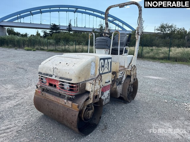 2007 Cat CB224E Compacteur Vibrant Tandem (Inop ... Double Drum Roller - Cestovni valjak: slika 2007 Cat CB224E Compacteur Vibrant Tandem (Inop ... Double Drum Roller - Cestovni valjak 2007 Cat CB224E Compacteur Vibrant Tandem (Inop ... Double Drum Roller - Cestovni valjak: slika 2007 Cat CB224E Compacteur Vibrant Tandem (Inop ... Double Drum Roller - Cestovni valjak