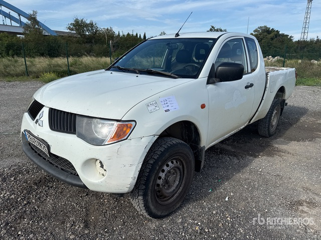 2007 Mitsubishi L200 4x4 Pickup - Pick-up: slika  2007 Mitsubishi L200 4x4 Pickup - Pick-up 2007 Mitsubishi L200 4x4 Pickup - Pick-up: slika  2007 Mitsubishi L200 4x4 Pickup - Pick-up