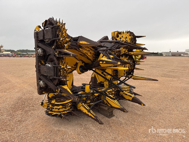 2010 New Holland FI470 Bec A Mais 10 Rangs 10 Row Corn Forage Harvester Header - Malčer: slika 2010 New Holland FI470 Bec A Mais 10 Rangs 10 Row Corn Forage Harvester Header - Malčer 2010 New Holland FI470 Bec A Mais 10 Rangs 10 Row Corn Forage Harvester Header - Malčer: slika 2010 New Holland FI470 Bec A Mais 10 Rangs 10 Row Corn Forage Harvester Header - Malčer