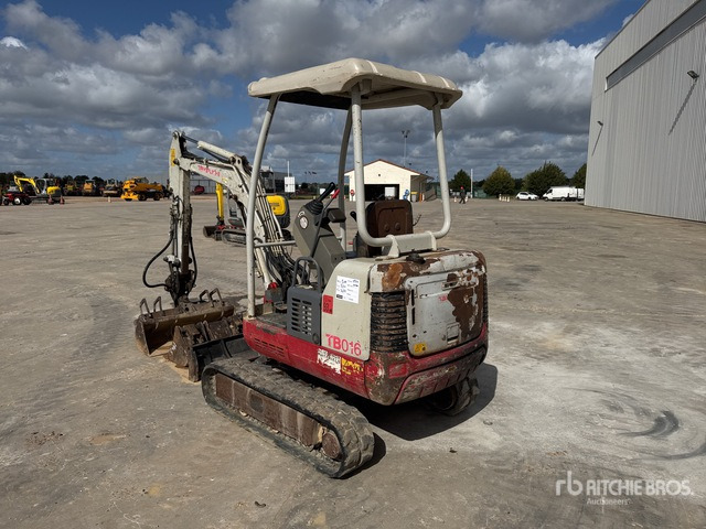 2010 Takeuchi TB016 Mini-Pelle Mini Excavator:  <6.6t - Mini bager: slika  2010 Takeuchi TB016 Mini-Pelle Mini Excavator:  <6.6t - Mini bager 2010 Takeuchi TB016 Mini-Pelle Mini Excavator:  <6.6t - Mini bager: slika  2010 Takeuchi TB016 Mini-Pelle Mini Excavator:  <6.6t - Mini bager
