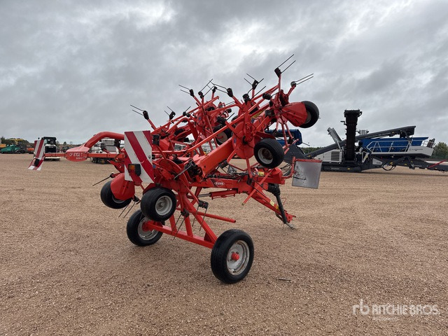 2011 Kuhn GF8702T 8.7 m 3-Point 8 Rotor Hay Tedder - Malčer: slika 2011 Kuhn GF8702T 8.7 m 3-Point 8 Rotor Hay Tedder - Malčer 2011 Kuhn GF8702T 8.7 m 3-Point 8 Rotor Hay Tedder - Malčer: slika 2011 Kuhn GF8702T 8.7 m 3-Point 8 Rotor Hay Tedder - Malčer