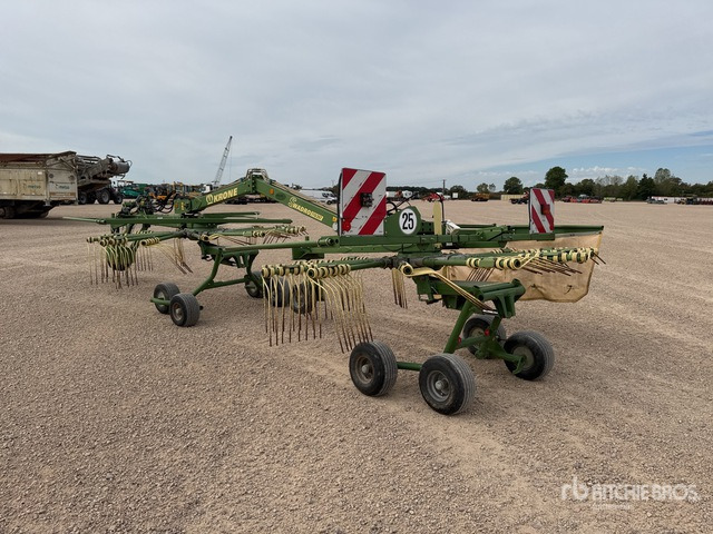 2012 Krone Swadro 710/26T 7.10 m 2 Rotor Andaineur Hay Rake - Prevrtač sijena/ Grabulje: slika 2012 Krone Swadro 710/26T 7.10 m 2 Rotor Andaineur Hay Rake - Prevrtač sijena/ Grabulje 2012 Krone Swadro 710/26T 7.10 m 2 Rotor Andaineur Hay Rake - Prevrtač sijena/ Grabulje: slika 2012 Krone Swadro 710/26T 7.10 m 2 Rotor Andaineur Hay Rake - Prevrtač sijena/ Grabulje