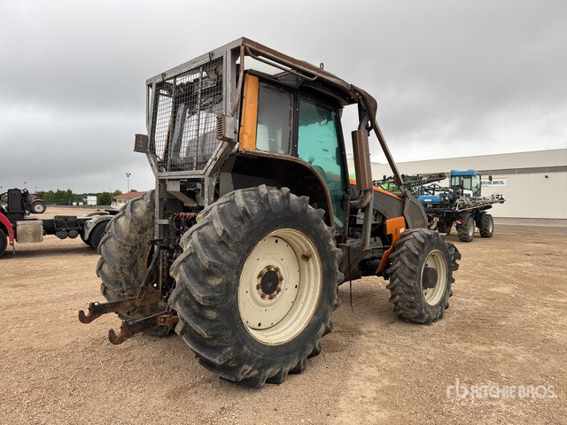 2012 Valtra T121 Tracteur Agricole (Inoperable) 4WD Tractor - Traktor: slika 2012 Valtra T121 Tracteur Agricole (Inoperable) 4WD Tractor - Traktor 2012 Valtra T121 Tracteur Agricole (Inoperable) 4WD Tractor - Traktor: slika 2012 Valtra T121 Tracteur Agricole (Inoperable) 4WD Tractor - Traktor
