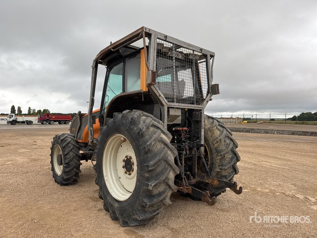 2012 Valtra T121 Tracteur Agricole (Inoperable) 4WD Tractor - Traktor: slika 2012 Valtra T121 Tracteur Agricole (Inoperable) 4WD Tractor - Traktor 2012 Valtra T121 Tracteur Agricole (Inoperable) 4WD Tractor - Traktor: slika 2012 Valtra T121 Tracteur Agricole (Inoperable) 4WD Tractor - Traktor