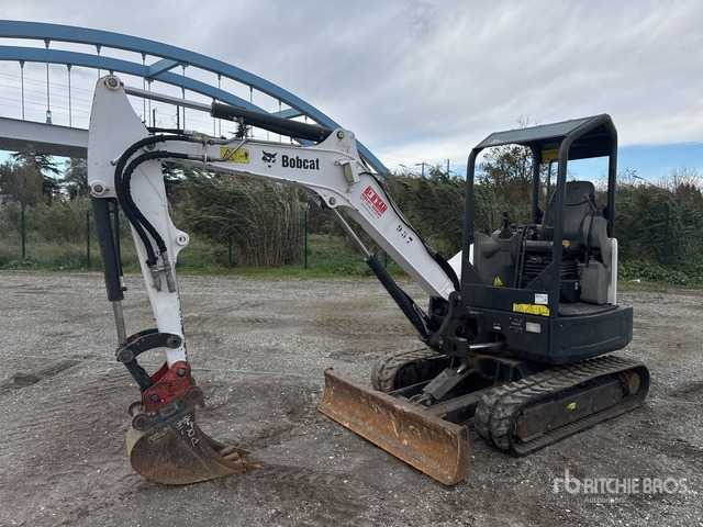 2014 Bobcat E32EM Mini-Pelle Mini Excavator: <6.6t - Mini bager: slika 2014 Bobcat E32EM Mini-Pelle Mini Excavator: <6.6t - Mini bager 2014 Bobcat E32EM Mini-Pelle Mini Excavator: <6.6t - Mini bager: slika 2014 Bobcat E32EM Mini-Pelle Mini Excavator: <6.6t - Mini bager