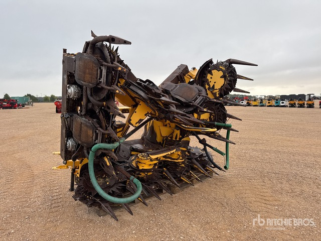 2014 New Holland 750SFIE Bec A Mais 10 Rangs 10 Row Corn Forage Harvester Header - Kombajn za kukuruz: slika 2014 New Holland 750SFIE Bec A Mais 10 Rangs 10 Row Corn Forage Harvester Header - Kombajn za kukuruz 2014 New Holland 750SFIE Bec A Mais 10 Rangs 10 Row Corn Forage Harvester Header - Kombajn za kukuruz: slika 2014 New Holland 750SFIE Bec A Mais 10 Rangs 10 Row Corn Forage Harvester Header - Kombajn za kukuruz