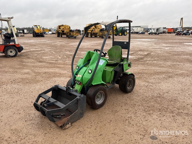 2014 Tecno M220EMNT Chargeuse Compacte (Inoperable) Skid Steer Loader - Mini utovarivač: slika 2014 Tecno M220EMNT Chargeuse Compacte (Inoperable) Skid Steer Loader - Mini utovarivač 2014 Tecno M220EMNT Chargeuse Compacte (Inoperable) Skid Steer Loader - Mini utovarivač: slika 2014 Tecno M220EMNT Chargeuse Compacte (Inoperable) Skid Steer Loader - Mini utovarivač