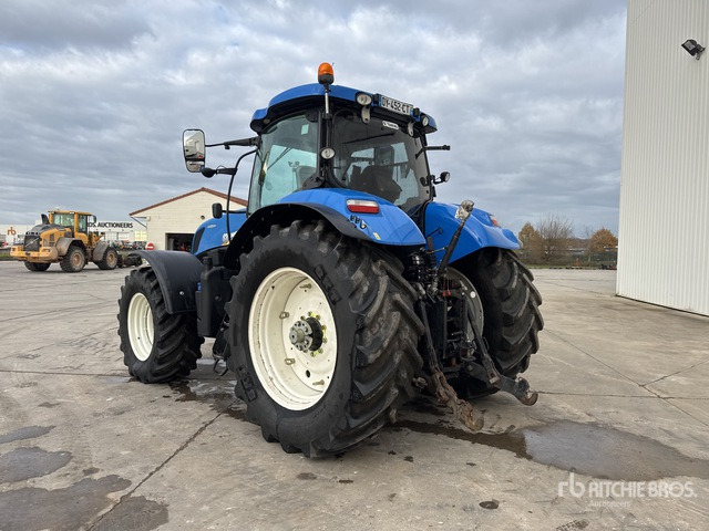 2015 New Holland T7.235 Auto Command 4x4 Tracteur Agricole 4WD Tractor - Traktor: slika 2015 New Holland T7.235 Auto Command 4x4 Tracteur Agricole 4WD Tractor - Traktor 2015 New Holland T7.235 Auto Command 4x4 Tracteur Agricole 4WD Tractor - Traktor: slika 2015 New Holland T7.235 Auto Command 4x4 Tracteur Agricole 4WD Tractor - Traktor