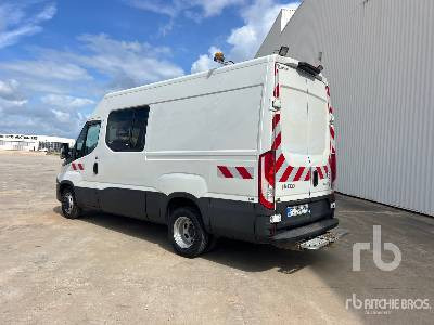 IVECO 35C15 Vehicule Utilitaire - Furgon: slika IVECO 35C15 Vehicule Utilitaire - Furgon IVECO 35C15 Vehicule Utilitaire - Furgon: slika IVECO 35C15 Vehicule Utilitaire - Furgon