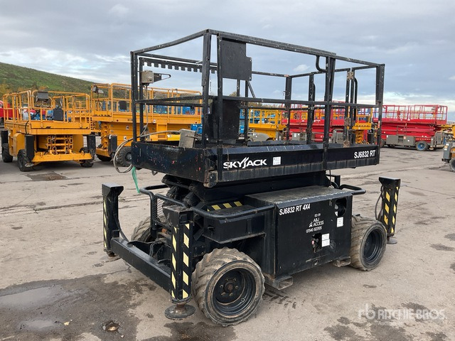 2007 Skyjack SJ6832RT 4x4 Diesel Scissor Lift - Škarasta podizna platforma: slika 2007 Skyjack SJ6832RT 4x4 Diesel Scissor Lift - Škarasta podizna platforma 2007 Skyjack SJ6832RT 4x4 Diesel Scissor Lift - Škarasta podizna platforma: slika 2007 Skyjack SJ6832RT 4x4 Diesel Scissor Lift - Škarasta podizna platforma