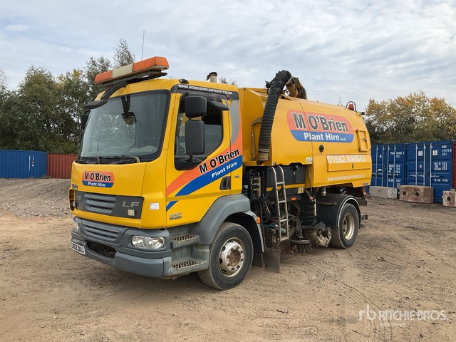 2012 DAF 55.220 2017 Johnston on Sweeper Truck - Cestovna čistilica: slika 2012 DAF 55.220 2017 Johnston on Sweeper Truck - Cestovna čistilica 2012 DAF 55.220 2017 Johnston on Sweeper Truck - Cestovna čistilica: slika 2012 DAF 55.220 2017 Johnston on Sweeper Truck - Cestovna čistilica