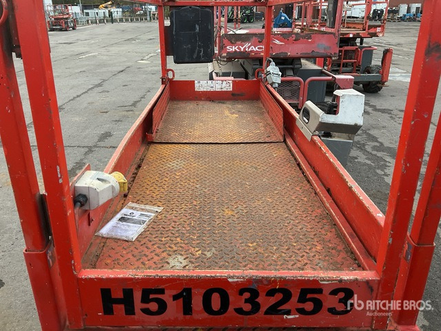 2014 Skyjack SJlll3226 Electric Scissor Lift - Škarasta podizna platforma: slika  2014 Skyjack SJlll3226 Electric Scissor Lift - Škarasta podizna platforma 2014 Skyjack SJlll3226 Electric Scissor Lift - Škarasta podizna platforma: slika  2014 Skyjack SJlll3226 Electric Scissor Lift - Škarasta podizna platforma