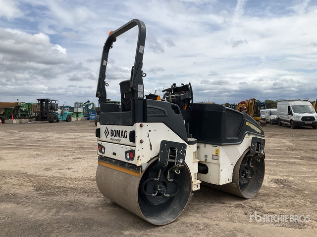 2015 Bomag BW135AD-5 Double Drum Roller - Cestovni valjak: slika 2015 Bomag BW135AD-5 Double Drum Roller - Cestovni valjak 2015 Bomag BW135AD-5 Double Drum Roller - Cestovni valjak: slika 2015 Bomag BW135AD-5 Double Drum Roller - Cestovni valjak