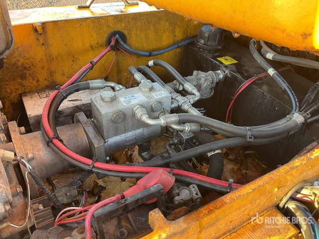 2015 Nifty-Lift HR12NDE 2WD Hybrid Articulating Boom Lift - Zglobni krak: slika 2015 Nifty-Lift HR12NDE 2WD Hybrid Articulating Boom Lift - Zglobni krak 2015 Nifty-Lift HR12NDE 2WD Hybrid Articulating Boom Lift - Zglobni krak: slika 2015 Nifty-Lift HR12NDE 2WD Hybrid Articulating Boom Lift - Zglobni krak