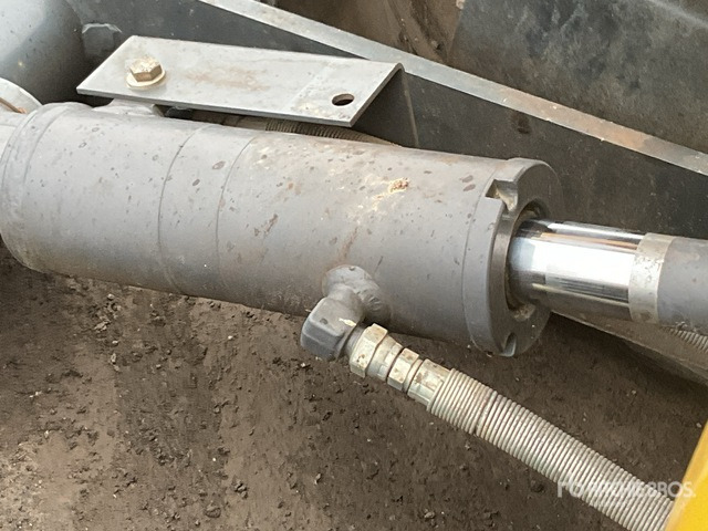 2016 Komatsu PC14-R3S Mini Excavator: <6.6t - Mini bager: slika 2016 Komatsu PC14-R3S Mini Excavator: <6.6t - Mini bager 2016 Komatsu PC14-R3S Mini Excavator: <6.6t - Mini bager: slika 2016 Komatsu PC14-R3S Mini Excavator: <6.6t - Mini bager