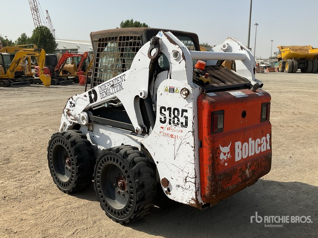2004 Bobcat S185 - Mini utovarivač: slika 2004 Bobcat S185 - Mini utovarivač 2004 Bobcat S185 - Mini utovarivač: slika 2004 Bobcat S185 - Mini utovarivač