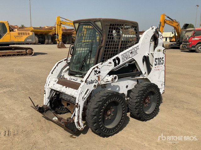 2004 Bobcat S185 - Mini utovarivač: slika 2004 Bobcat S185 - Mini utovarivač 2004 Bobcat S185 - Mini utovarivač: slika 2004 Bobcat S185 - Mini utovarivač