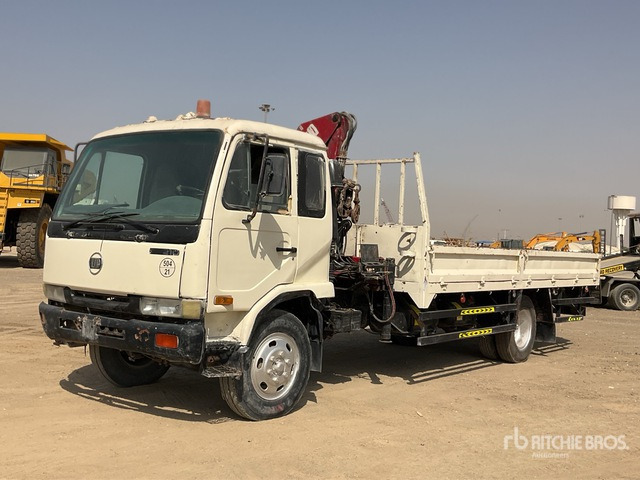 2006 Nissan MK210 2006 HMF 683K1 Knuckle Boom on 4x2 Flatbed Truck with Crane - Kamion s otvorenim sandukom, Kamion s kranom: slika 2006 Nissan MK210 2006 HMF 683K1 Knuckle Boom on 4x2 Flatbed Truck with Crane - Kamion s otvorenim sandukom, Kamion s kranom 2006 Nissan MK210 2006 HMF 683K1 Knuckle Boom on 4x2 Flatbed Truck with Crane - Kamion s otvorenim sandukom, Kamion s kranom: slika 2006 Nissan MK210 2006 HMF 683K1 Knuckle Boom on 4x2 Flatbed Truck with Crane - Kamion s otvorenim sandukom, Kamion s kranom