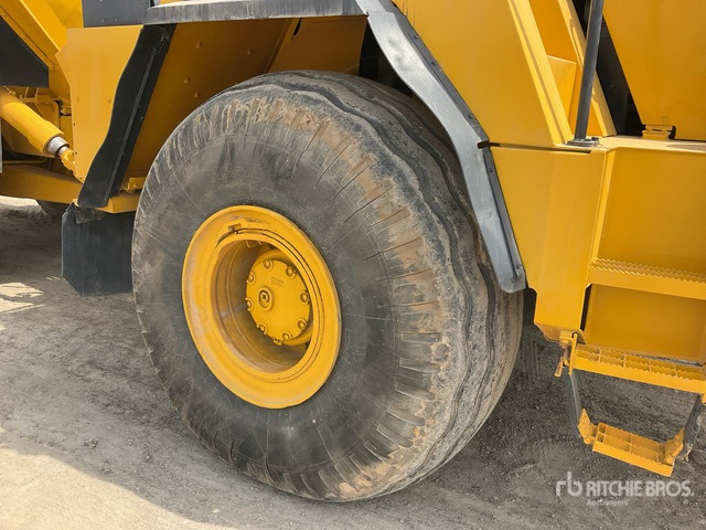 2011 Komatsu HM400-2 - Zglobni istovarivač: slika 2011 Komatsu HM400-2 - Zglobni istovarivač 2011 Komatsu HM400-2 - Zglobni istovarivač: slika 2011 Komatsu HM400-2 - Zglobni istovarivač