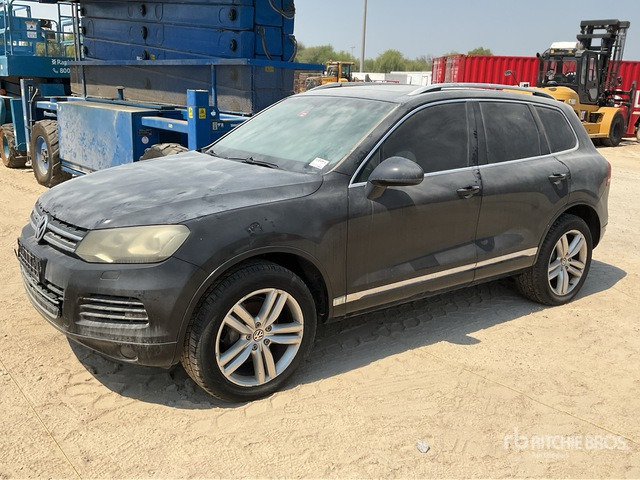 2011 Volkswagen Taureq AWD (Inoperable) SUV - SUV: slika 2011 Volkswagen Taureq AWD (Inoperable) SUV - SUV 2011 Volkswagen Taureq AWD (Inoperable) SUV - SUV: slika 2011 Volkswagen Taureq AWD (Inoperable) SUV - SUV