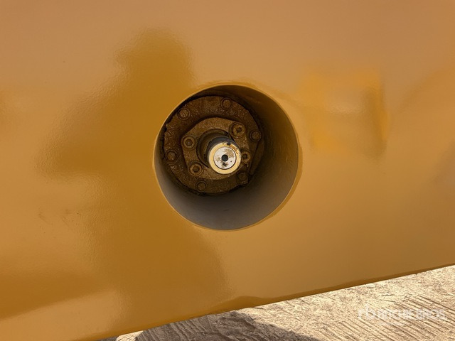 2012 Cat 740B Articulated Dump Truck - Zglobni istovarivač: slika 2012 Cat 740B Articulated Dump Truck - Zglobni istovarivač 2012 Cat 740B Articulated Dump Truck - Zglobni istovarivač: slika 2012 Cat 740B Articulated Dump Truck - Zglobni istovarivač