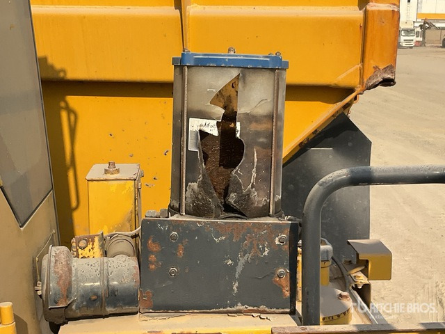 2014 Komatsu HM400-2R Articulated Dump Truck - Zglobni istovarivač: slika 2014 Komatsu HM400-2R Articulated Dump Truck - Zglobni istovarivač 2014 Komatsu HM400-2R Articulated Dump Truck - Zglobni istovarivač: slika 2014 Komatsu HM400-2R Articulated Dump Truck - Zglobni istovarivač